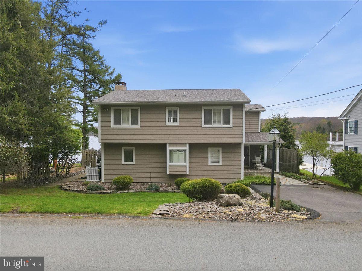 114 Shore Road photo 10