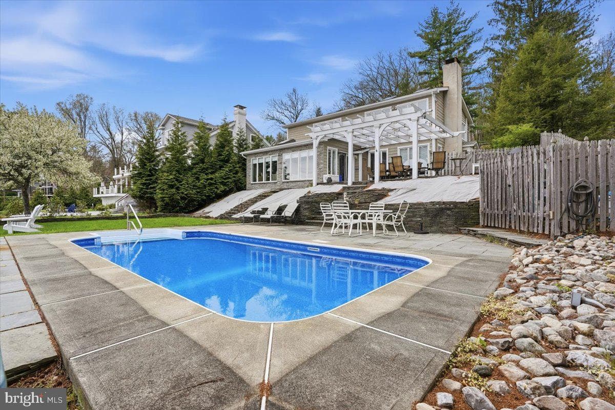 114 Shore Road photo 104