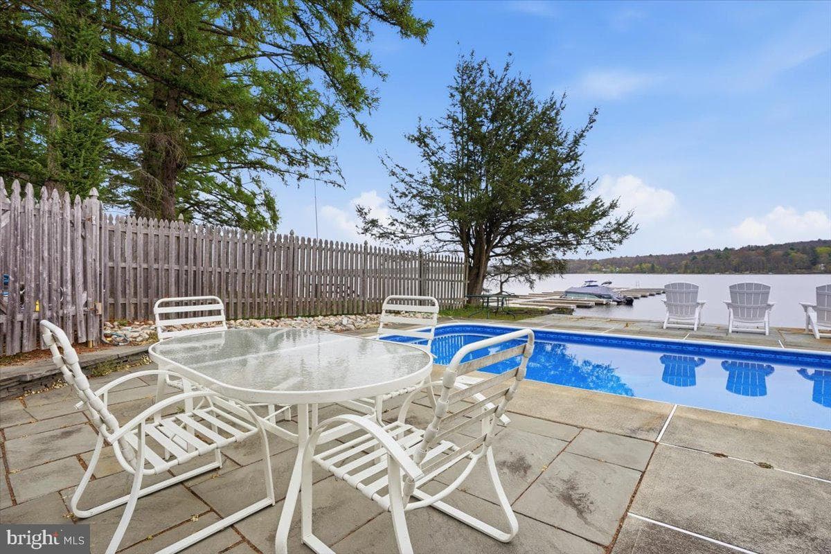 114 Shore Road photo 105