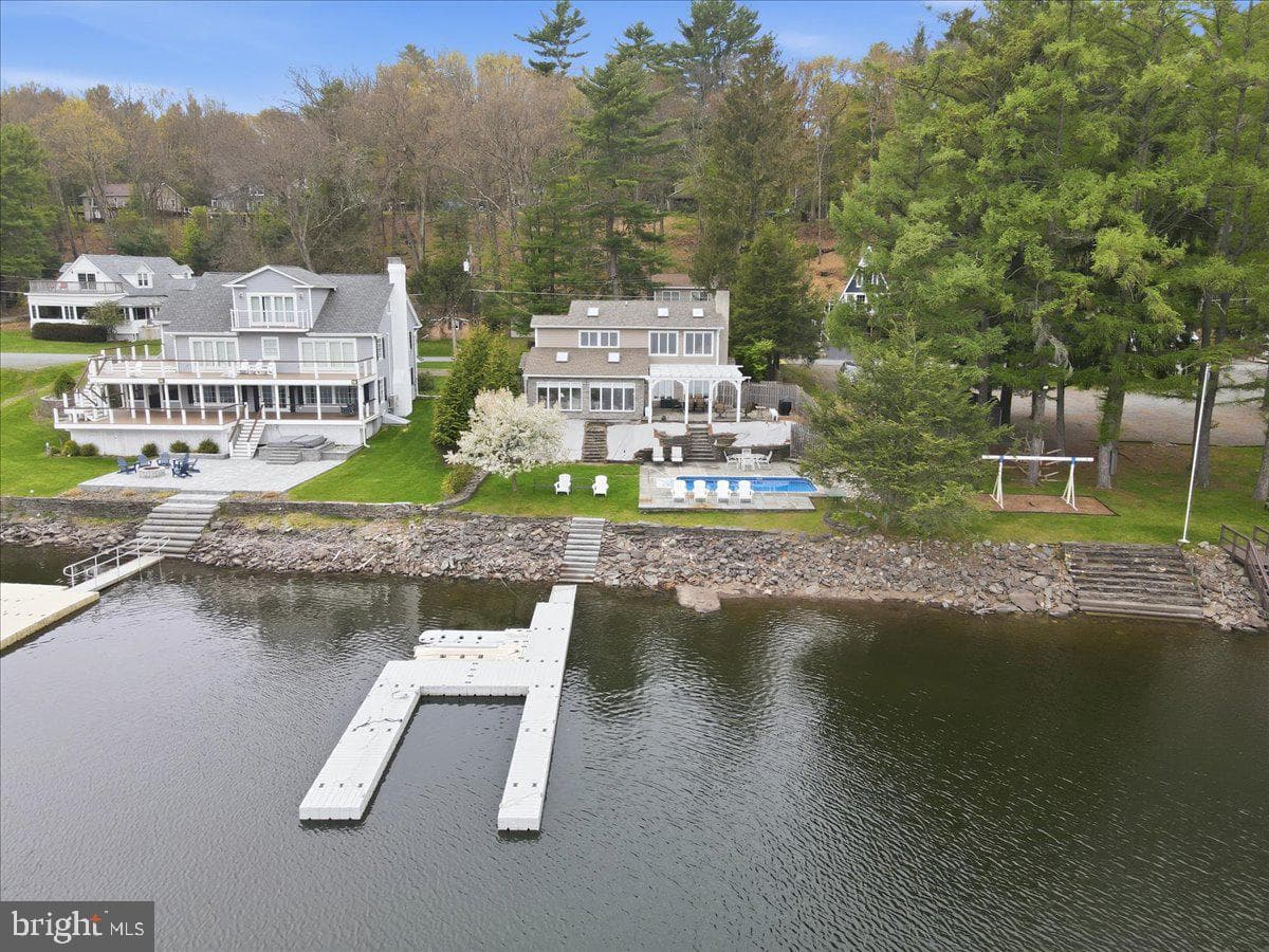 114 Shore Road photo 116
