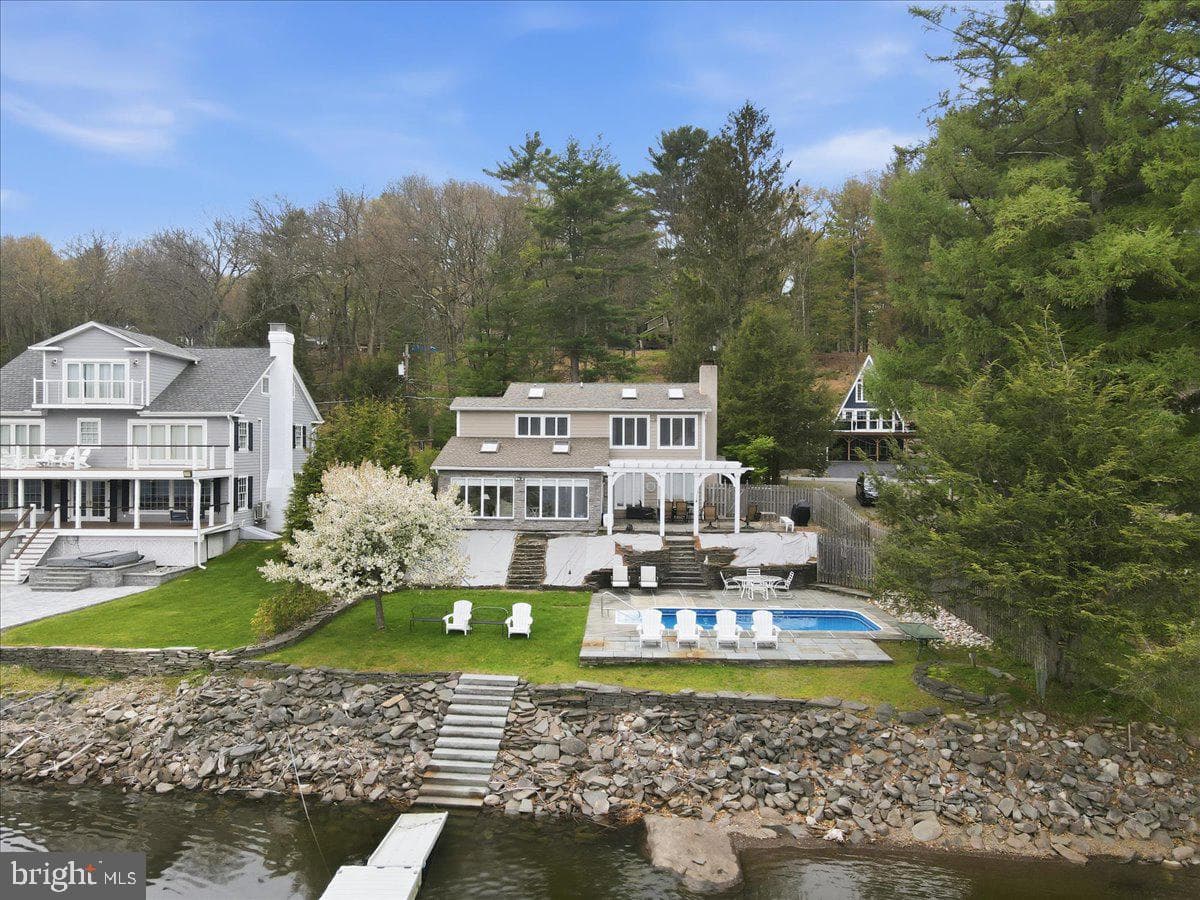 114 Shore Road photo 118