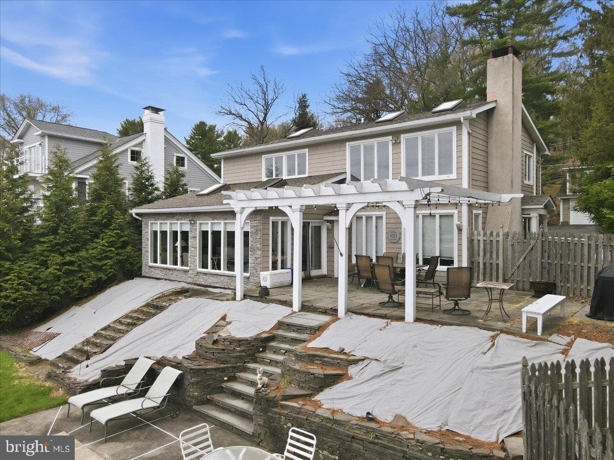 114 Shore Road photo 120