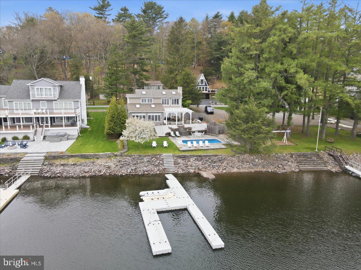 114 Shore Road photo 13