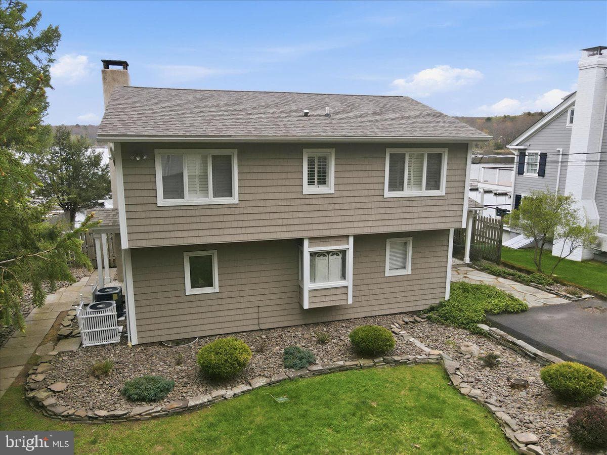 114 Shore Road photo 132