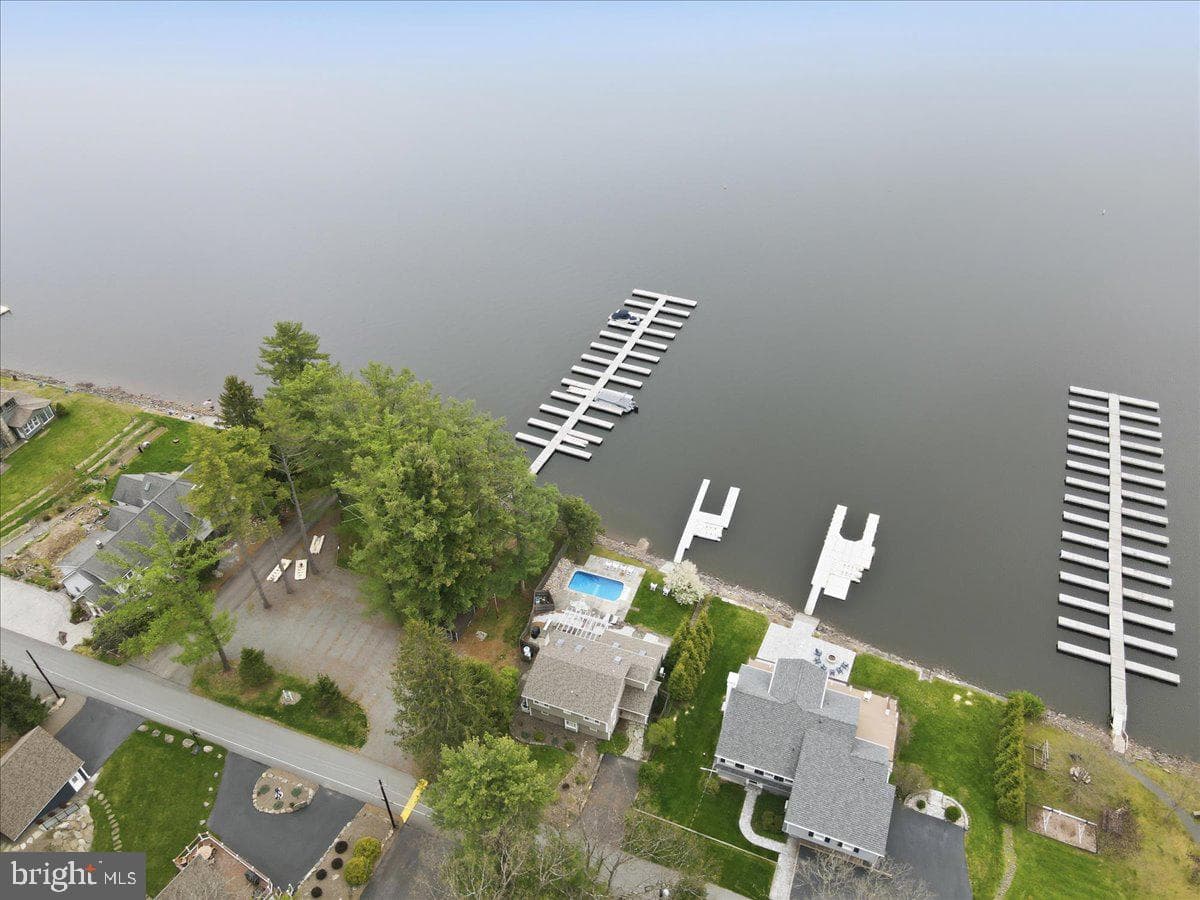 114 Shore Road photo 17