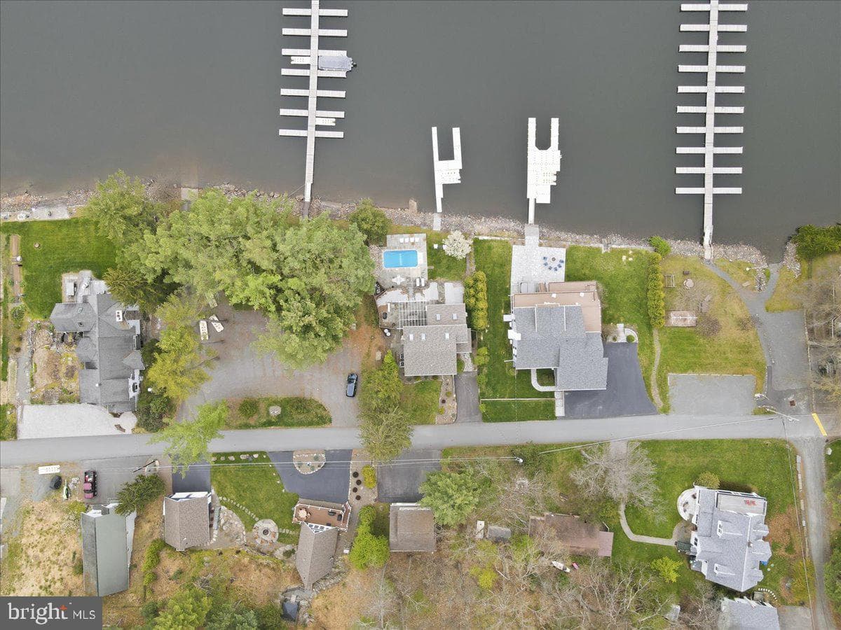 114 Shore Road photo 19