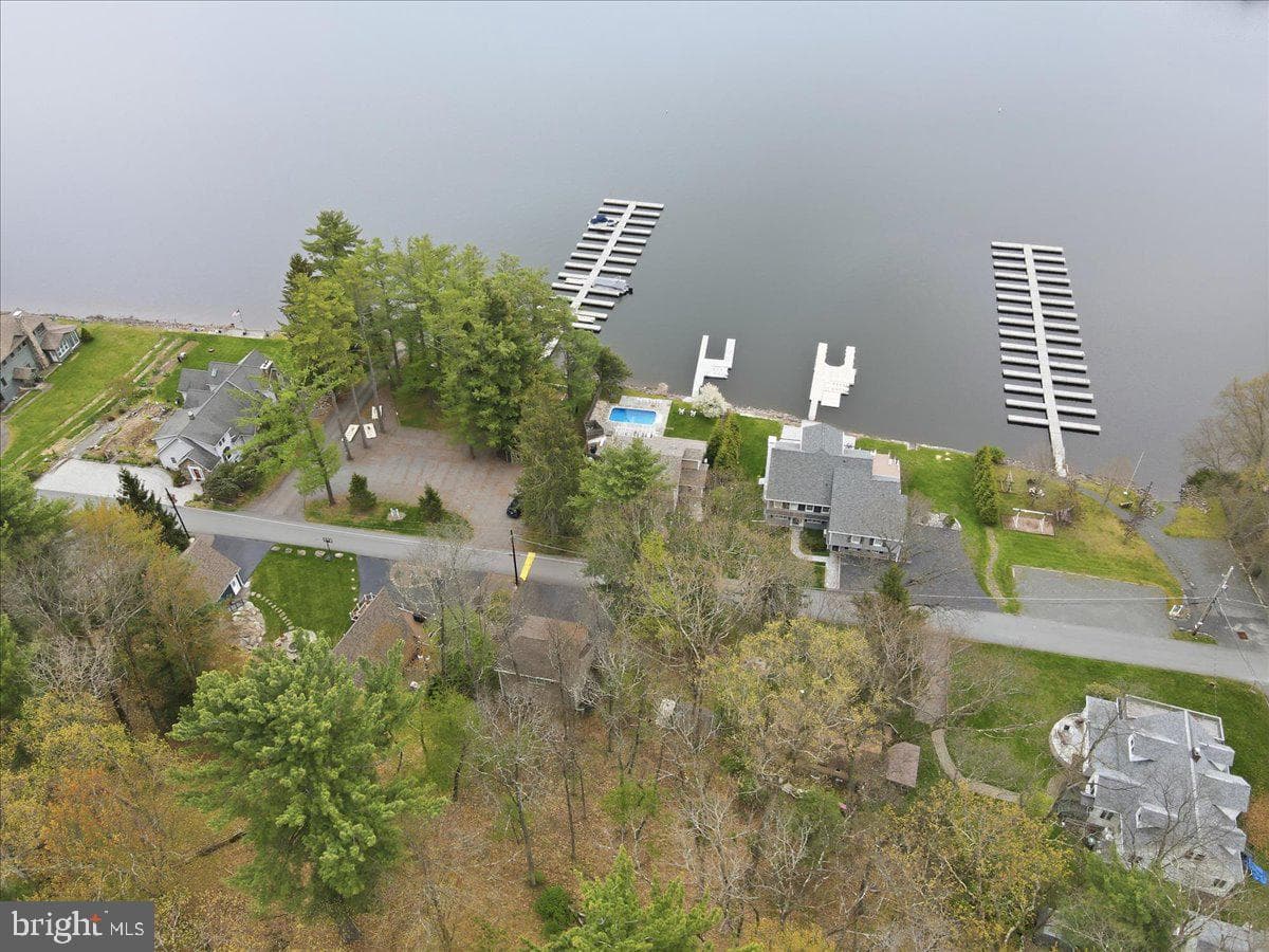 114 Shore Road photo 20