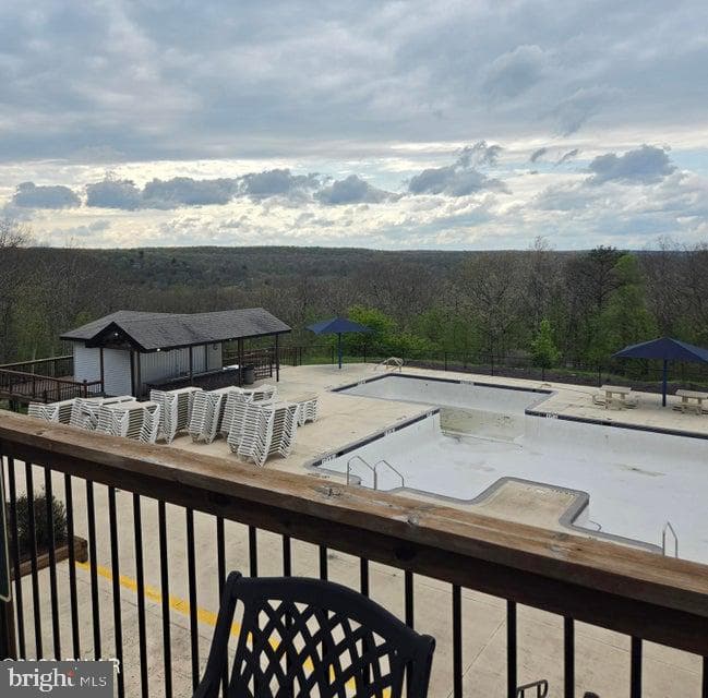 138 Dover Drive photo 37