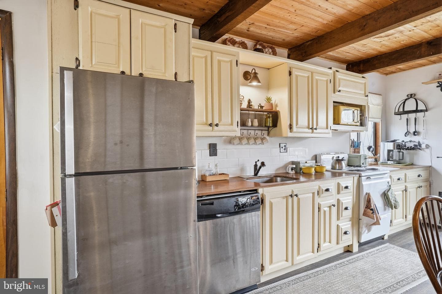 138 Dover Drive photo 6