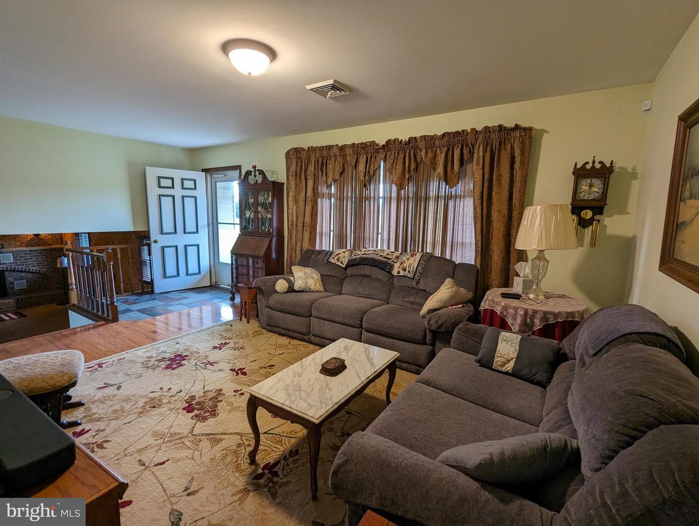 1126 Sunbury Path photo 13