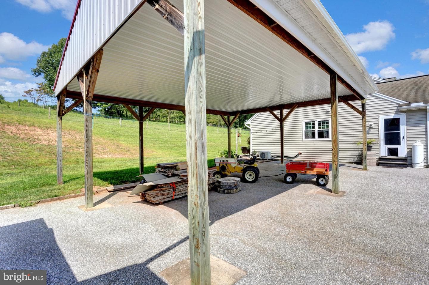 1304 Honeysuckle Hollow Rd photo 42