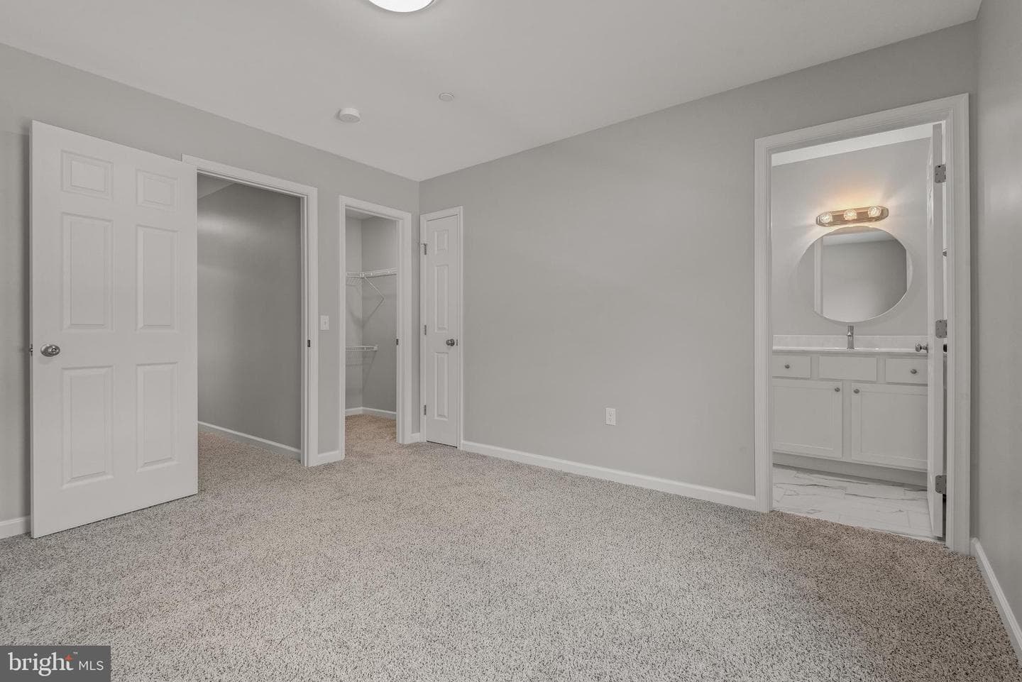 52 Petersburg Lane photo 19