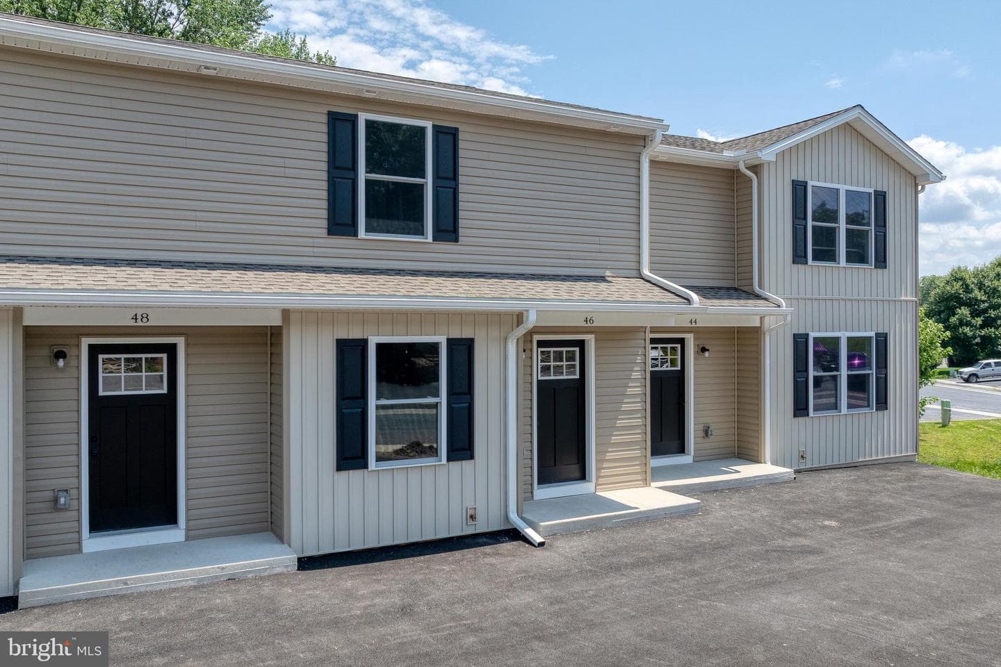52 Petersburg Lane photo 3