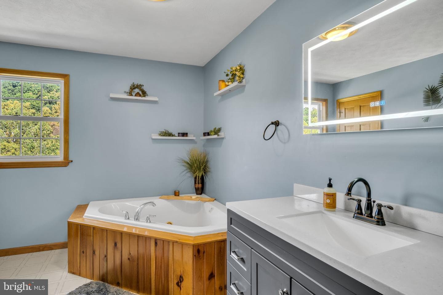 310 Greenbriar Road photo 20