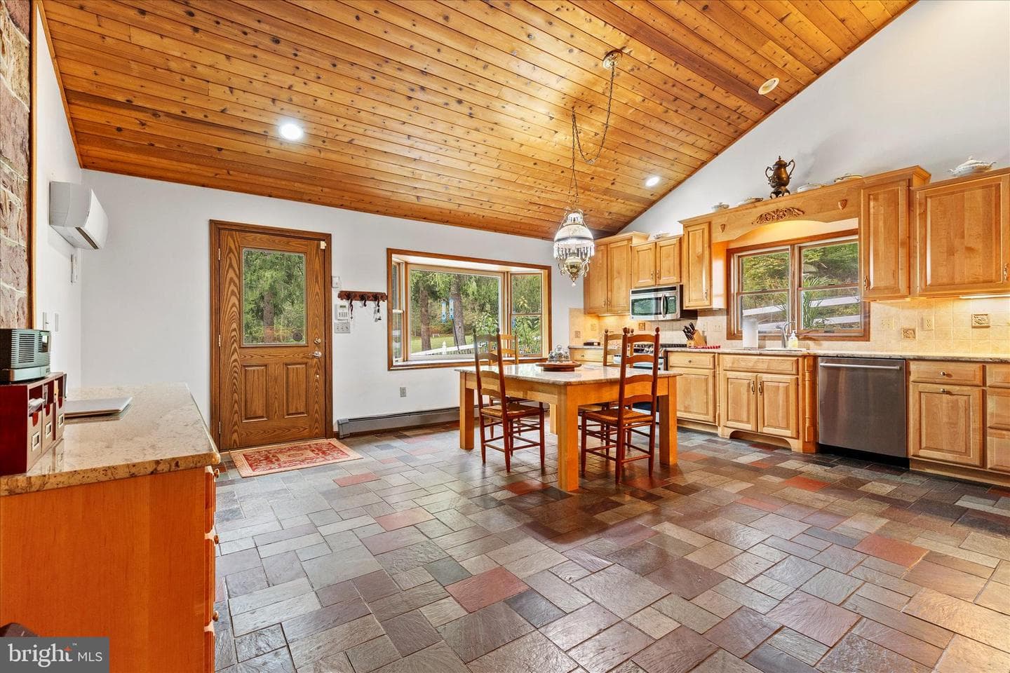 875 Valley Road photo 12