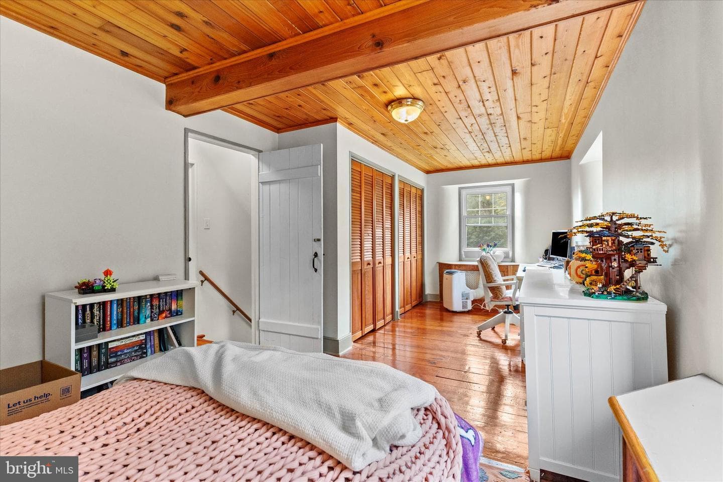 875 Valley Road photo 36