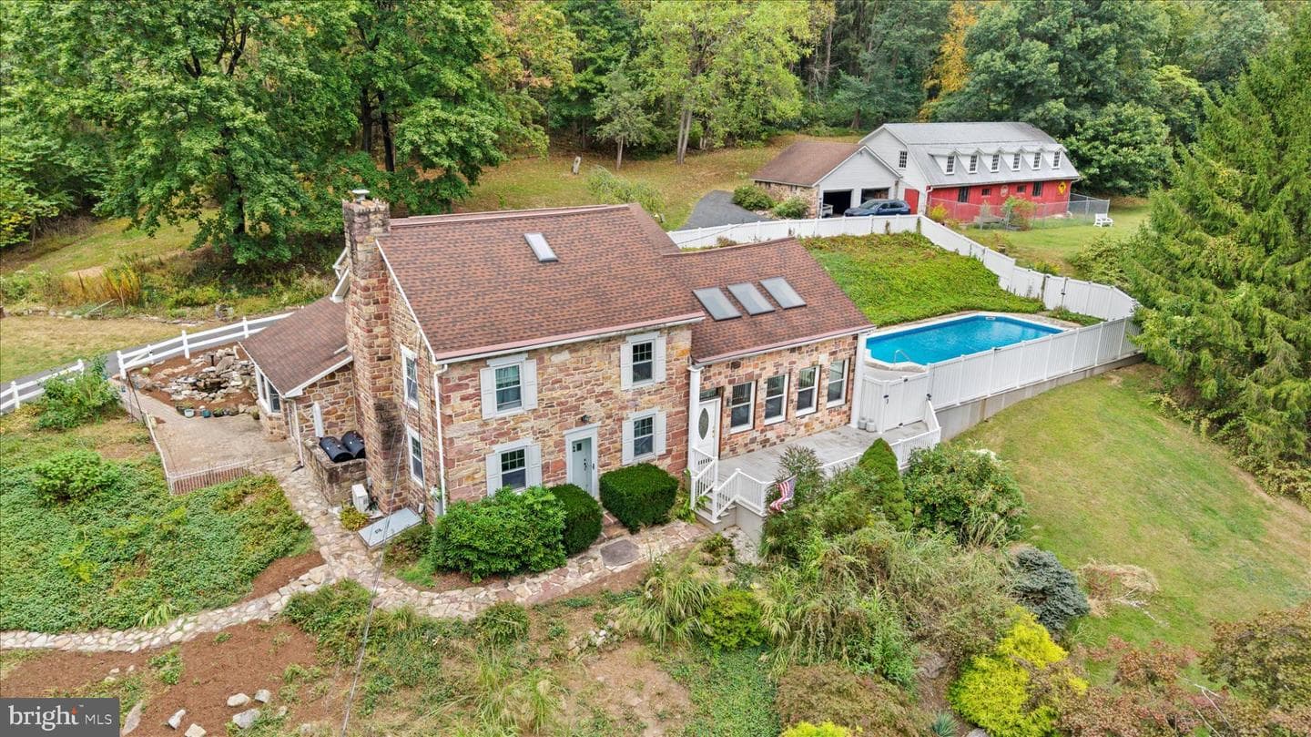 875 Valley Road photo 48