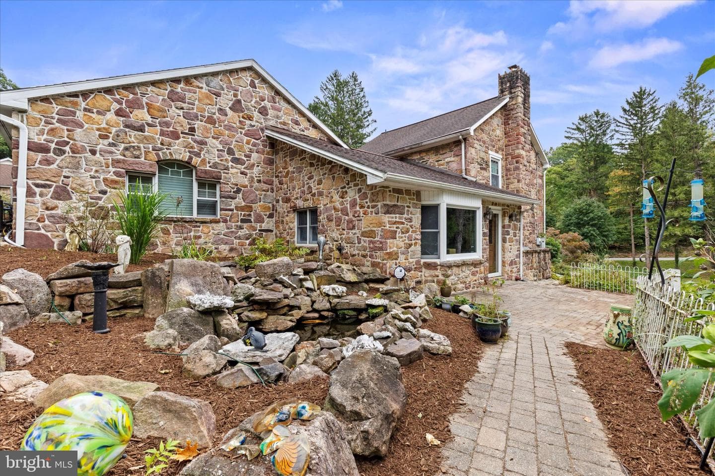 875 Valley Road photo 5