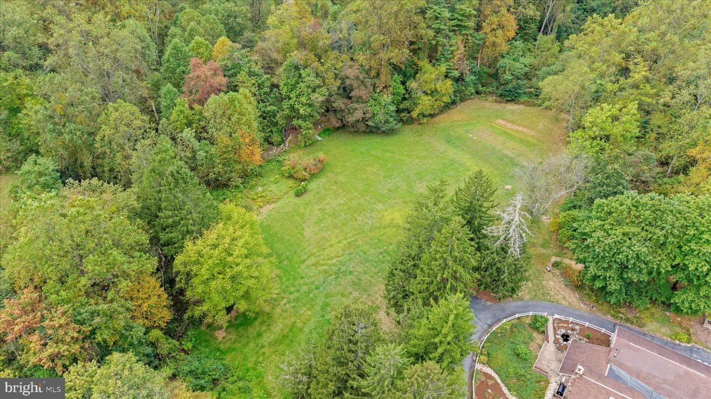 875 Valley Road photo 59