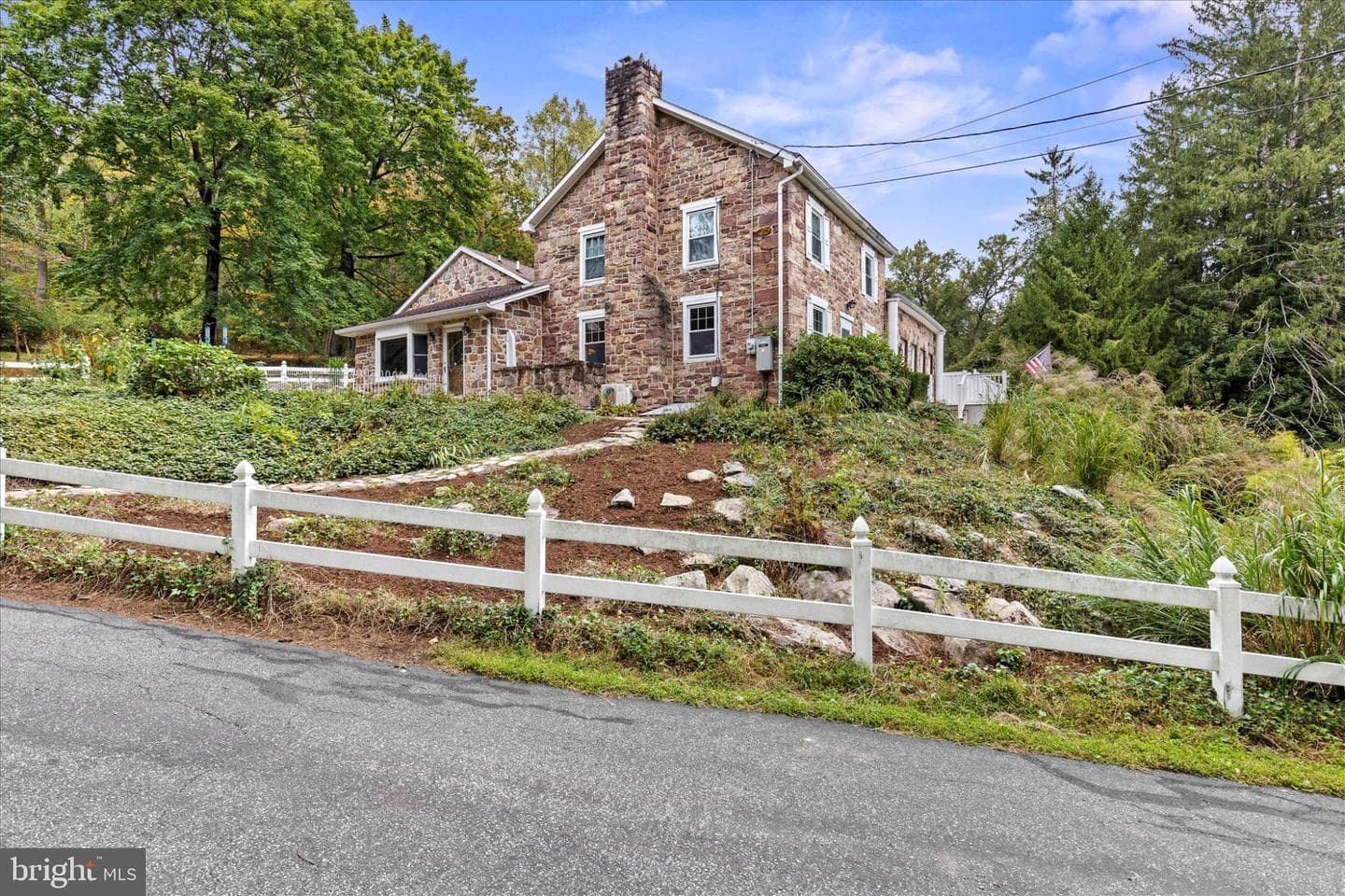 875 Valley Road photo 7