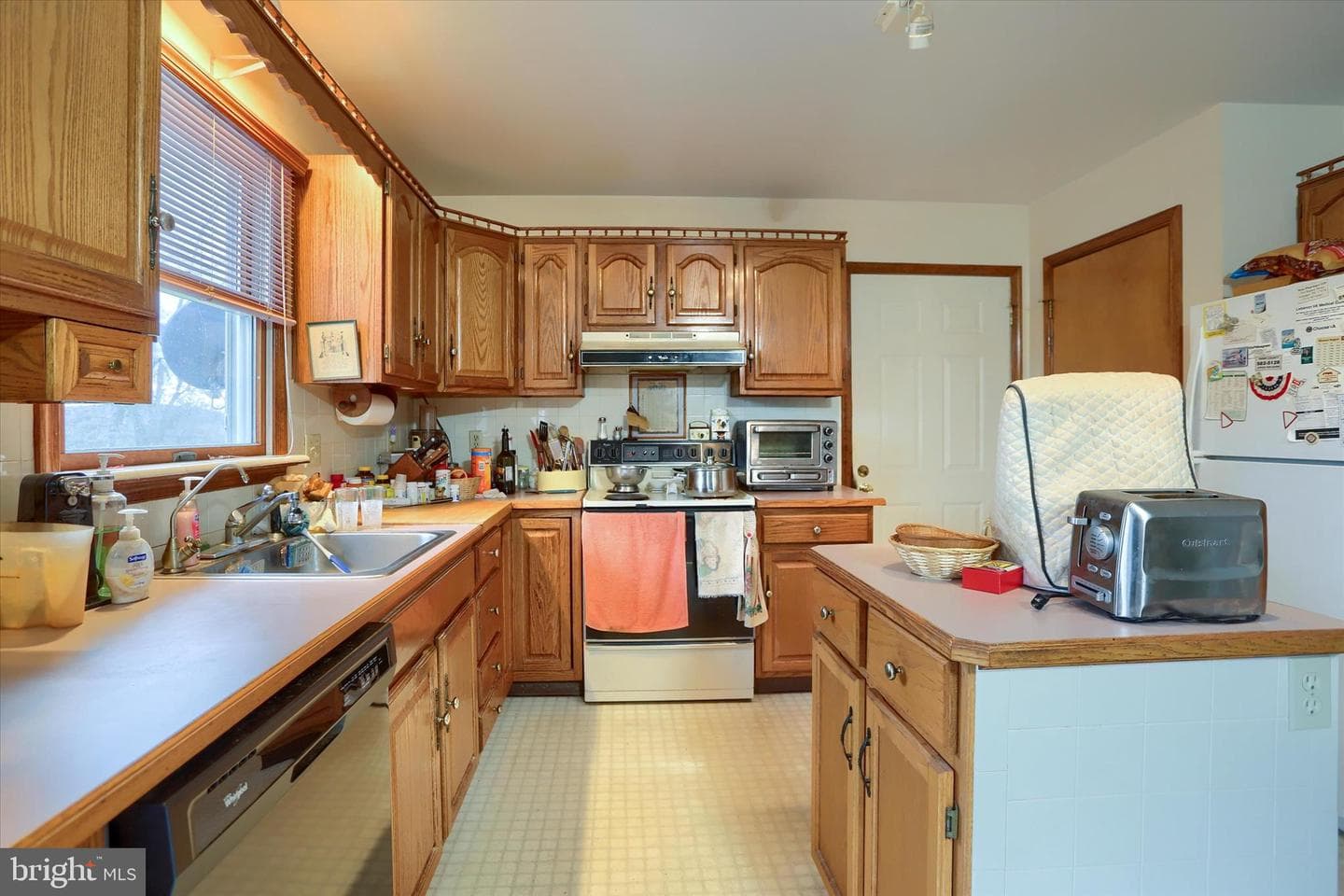 2751 Middle Ridge photo 9