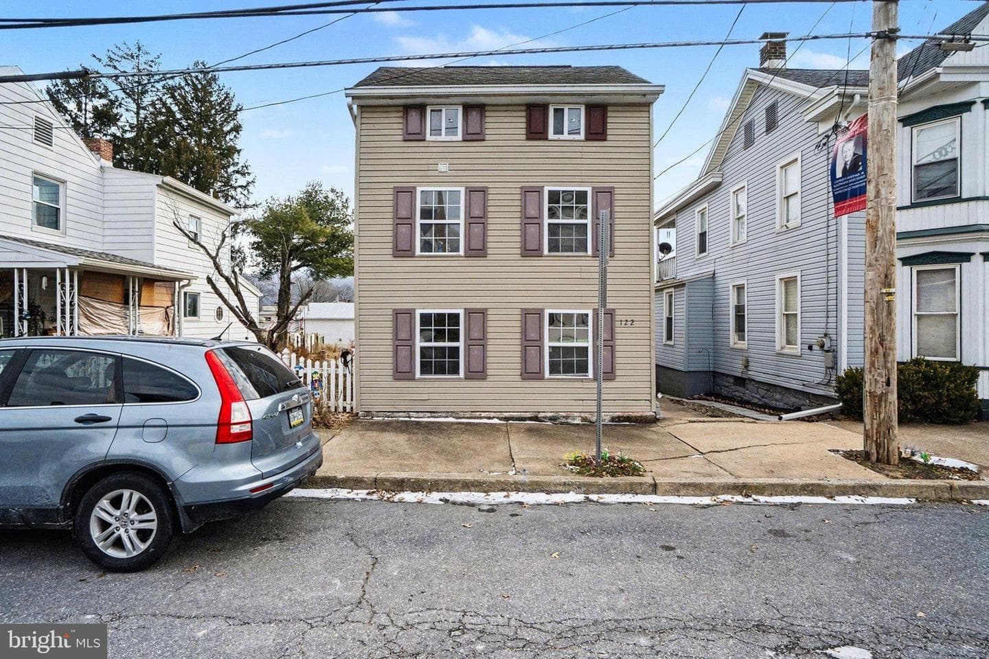 122 N High Street photo 1