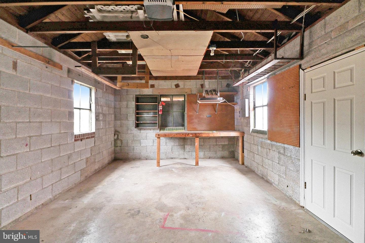 825 N Lincoln Street photo 21