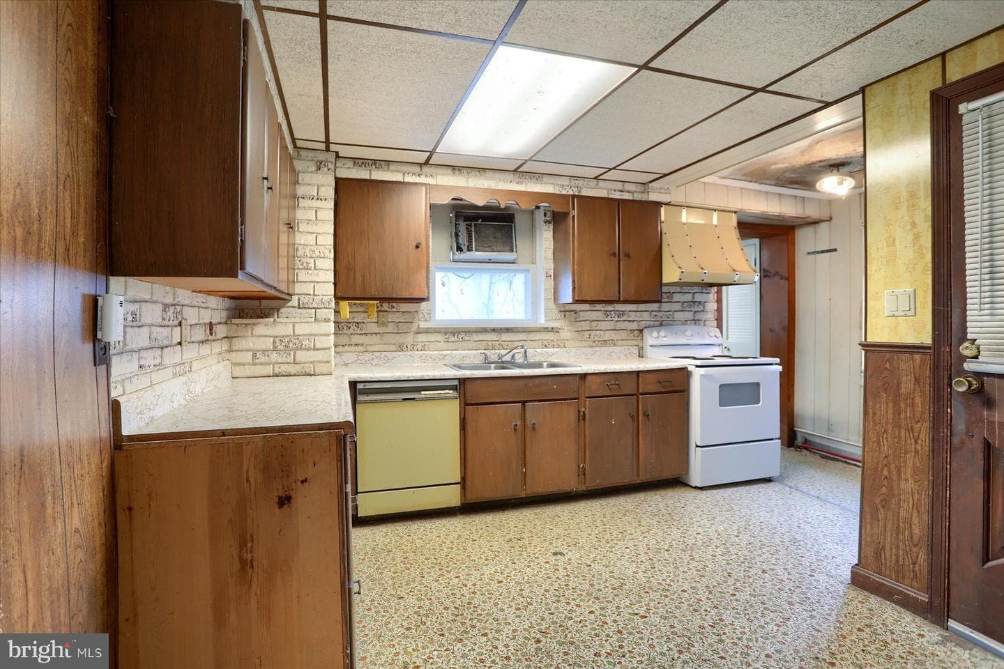 4401 Middle Ridge Road photo 15
