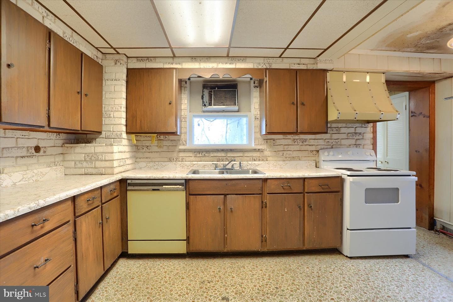 4401 Middle Ridge Road photo 16