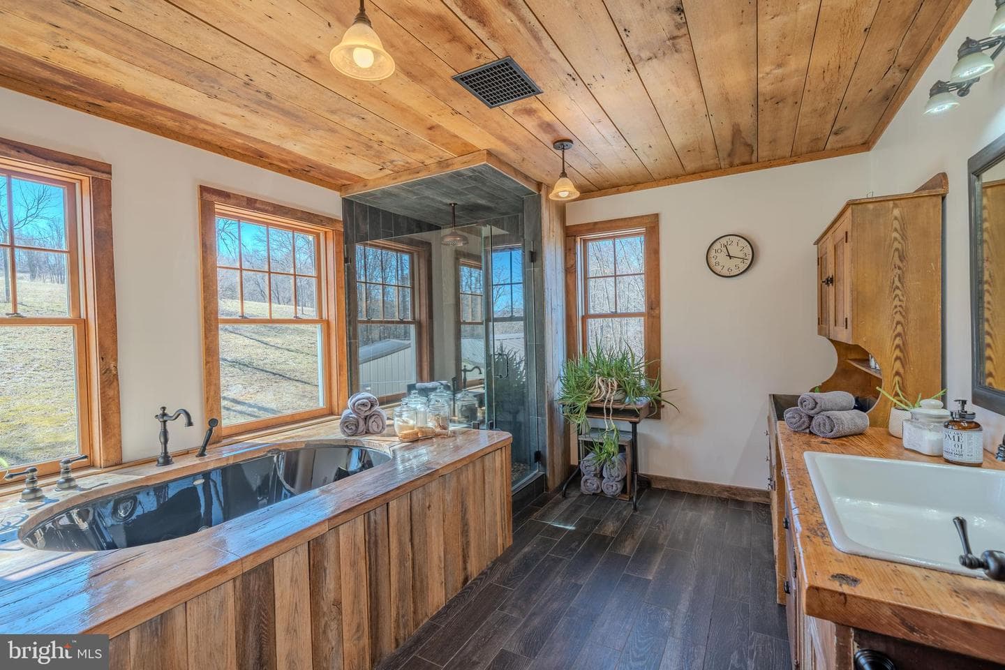 651 Robinson Road photo 33