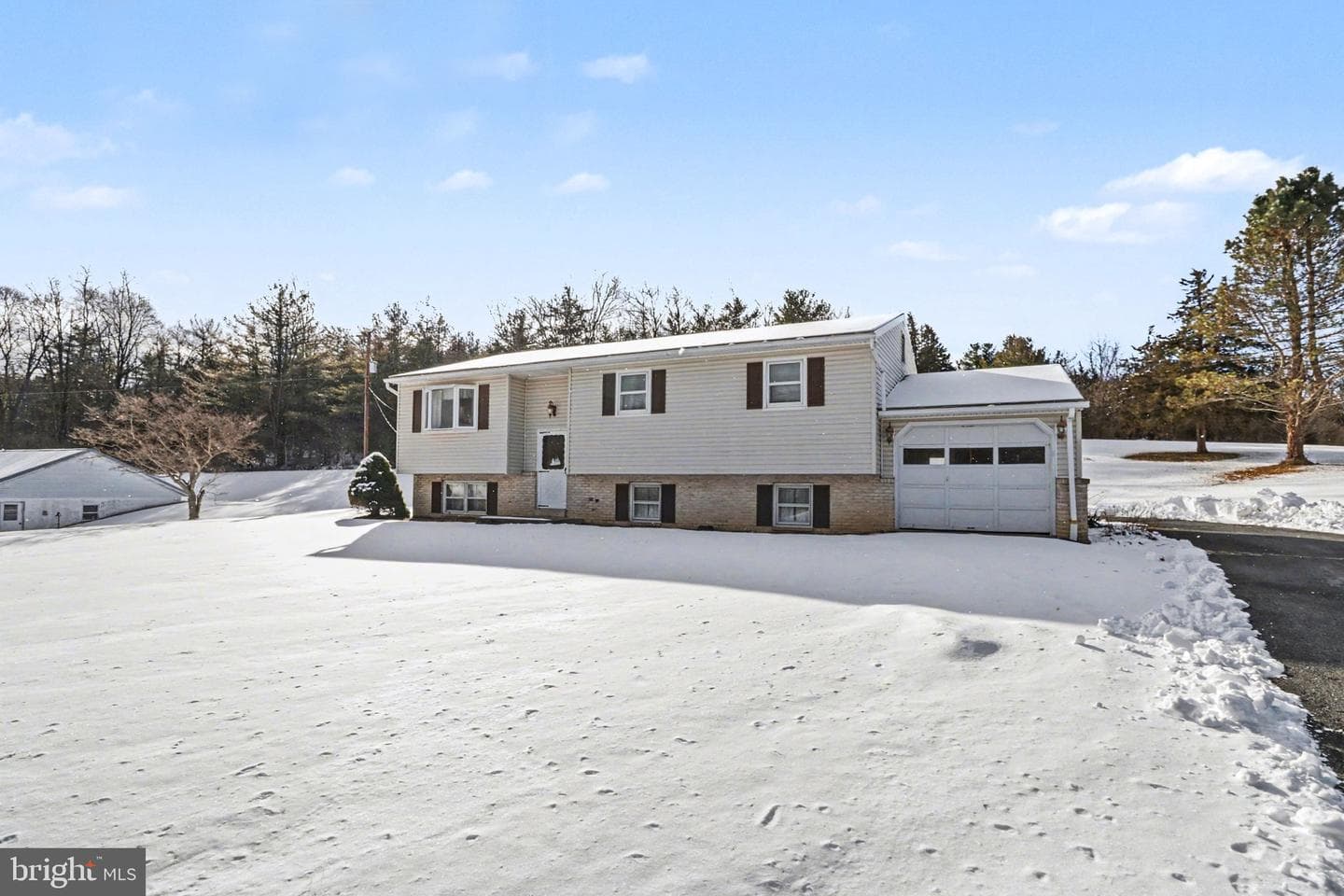 1358 Mannsville Road photo 3