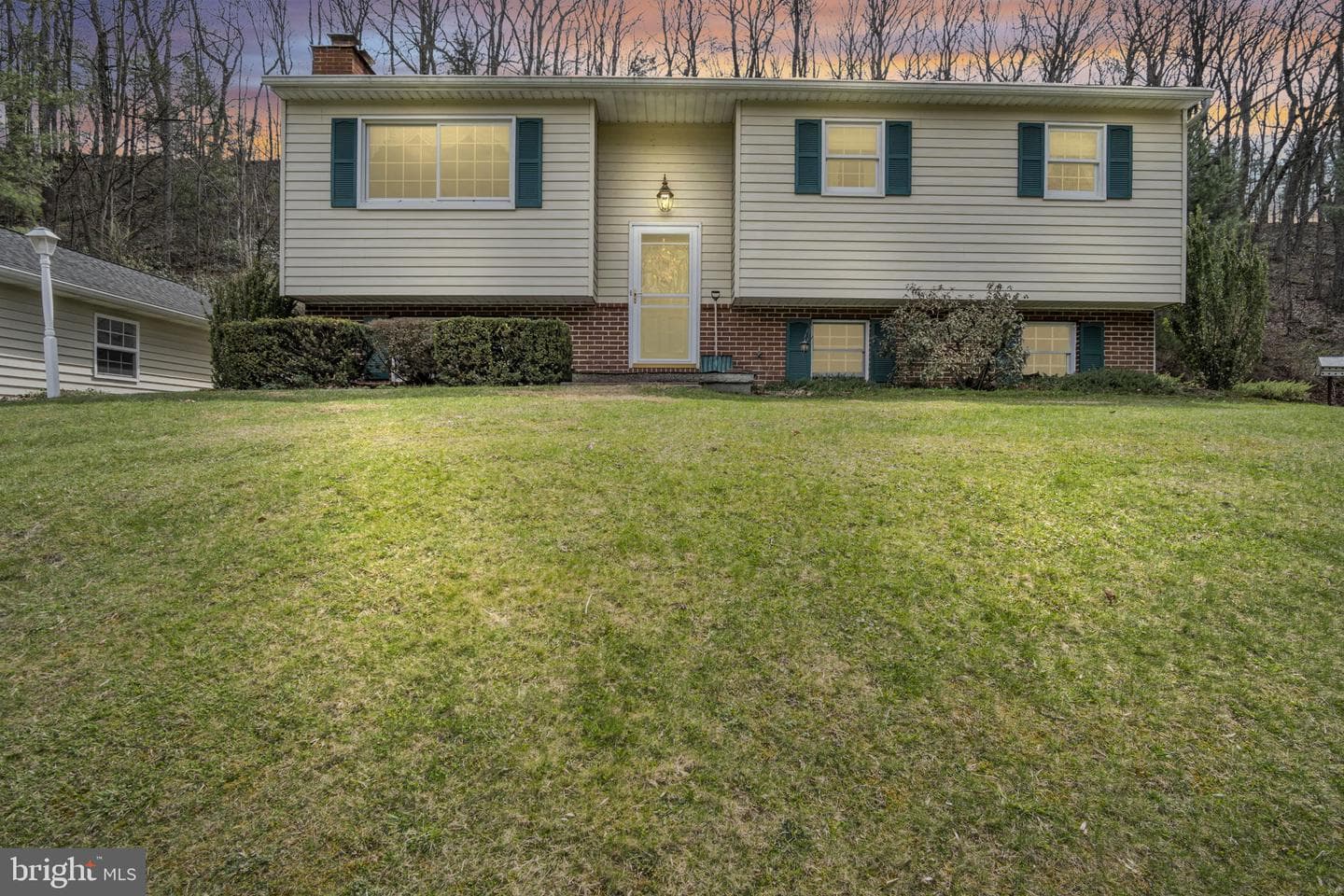 155 Greenbriar Road photo 2