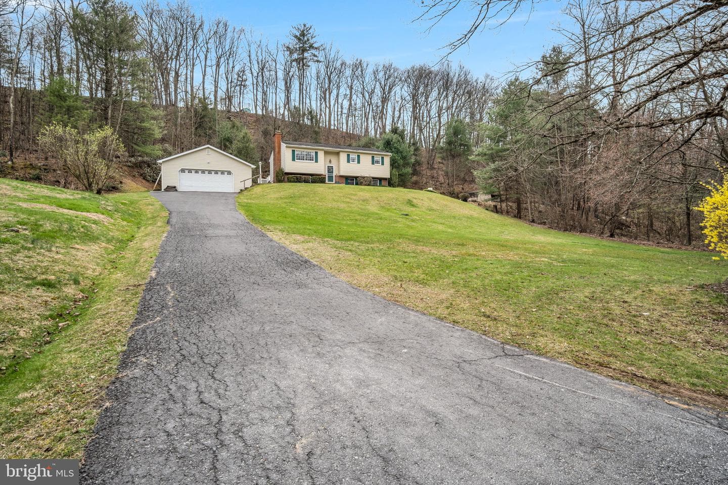 155 Greenbriar Road photo 3