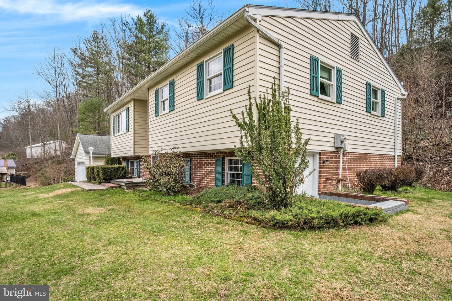 155 Greenbriar Road photo 32