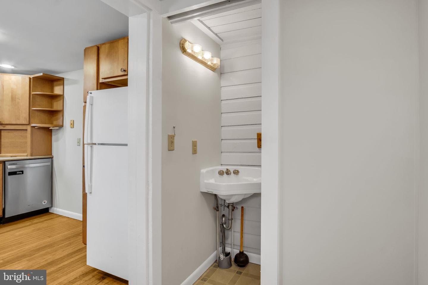 6501 Creek Road photo 17