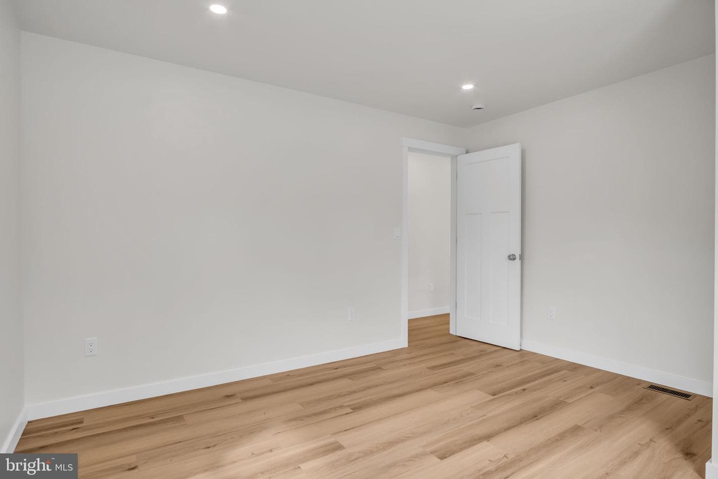 22 Academy Road photo 23