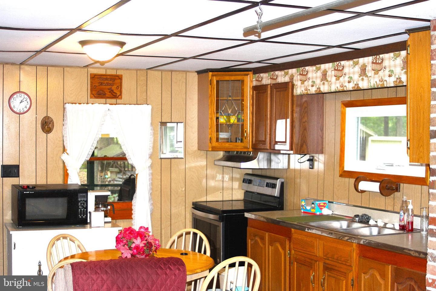 215 Wolfgang Lane photo 32