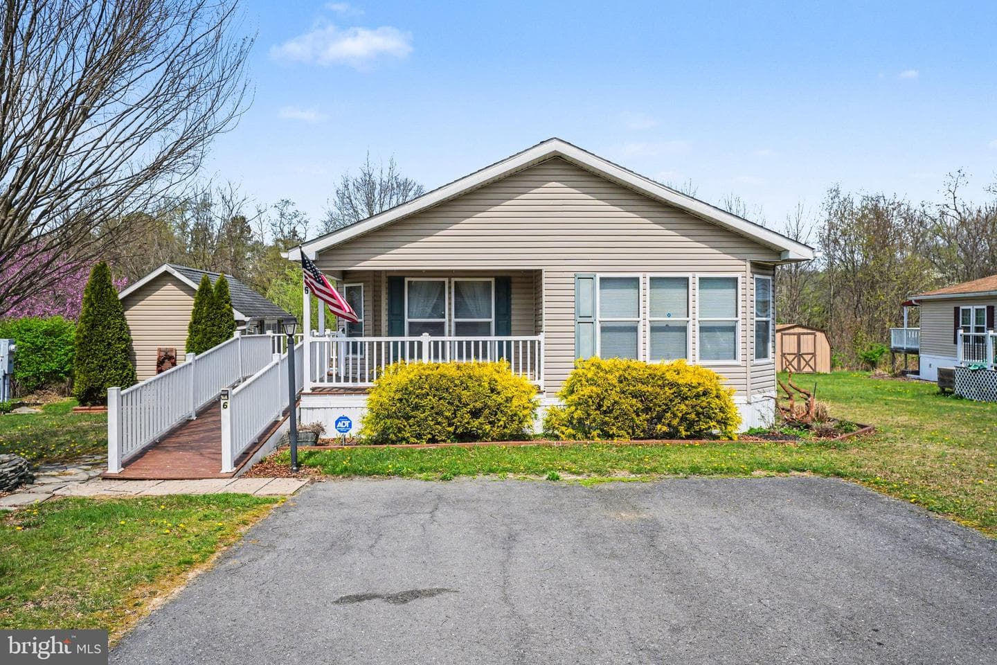 6 Meadowview Drive photo 1