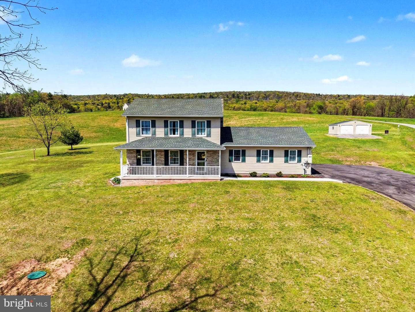 2755 Valley Road photo 2