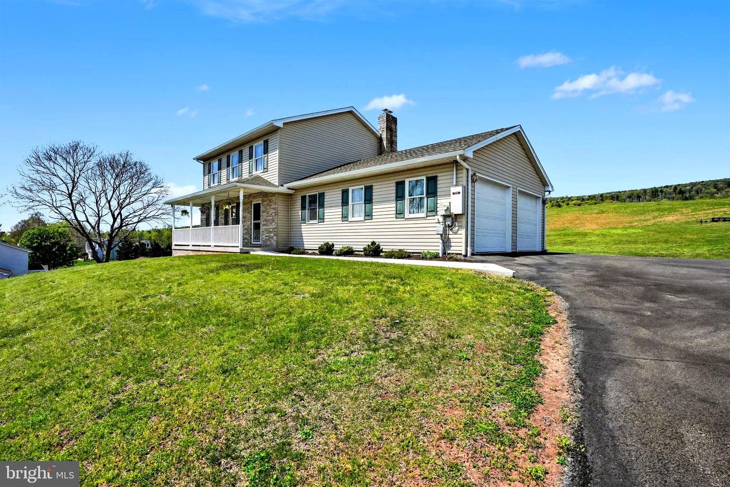 2755 Valley Road photo 4