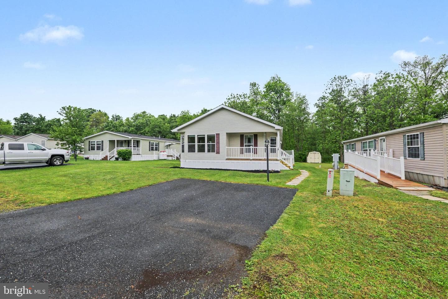 19 Meadowview Drive photo 3