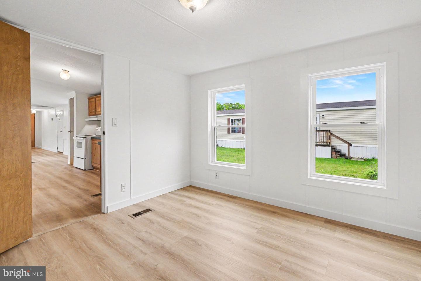 24 Meadowview Drive photo 4