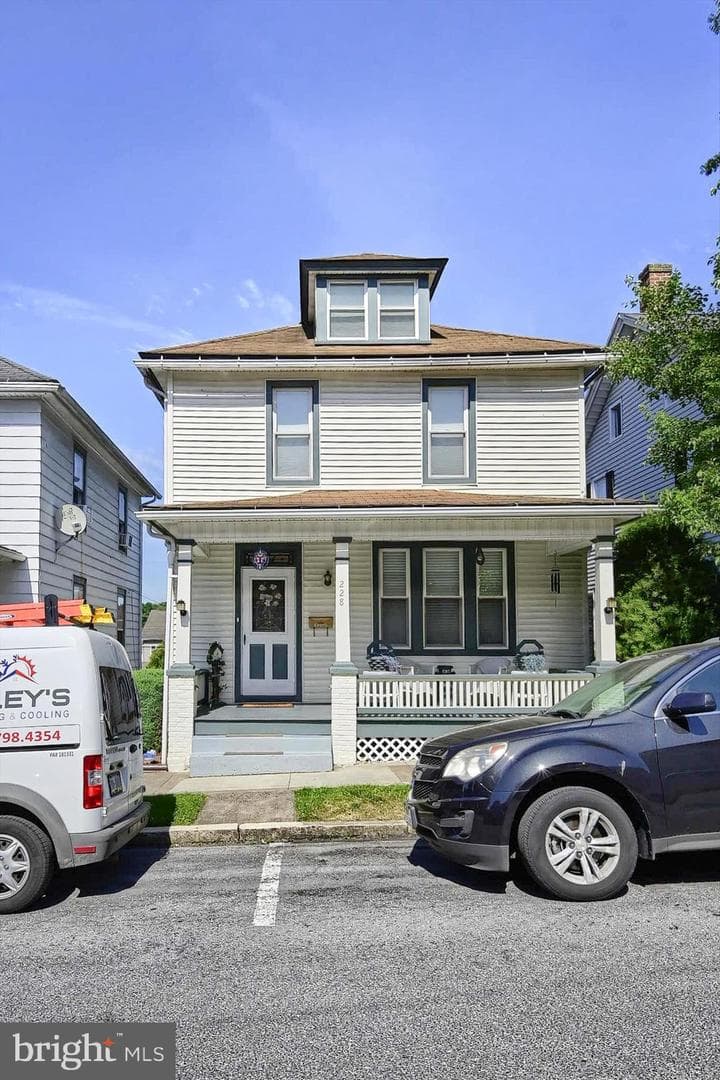 228 N 5th Street photo 4