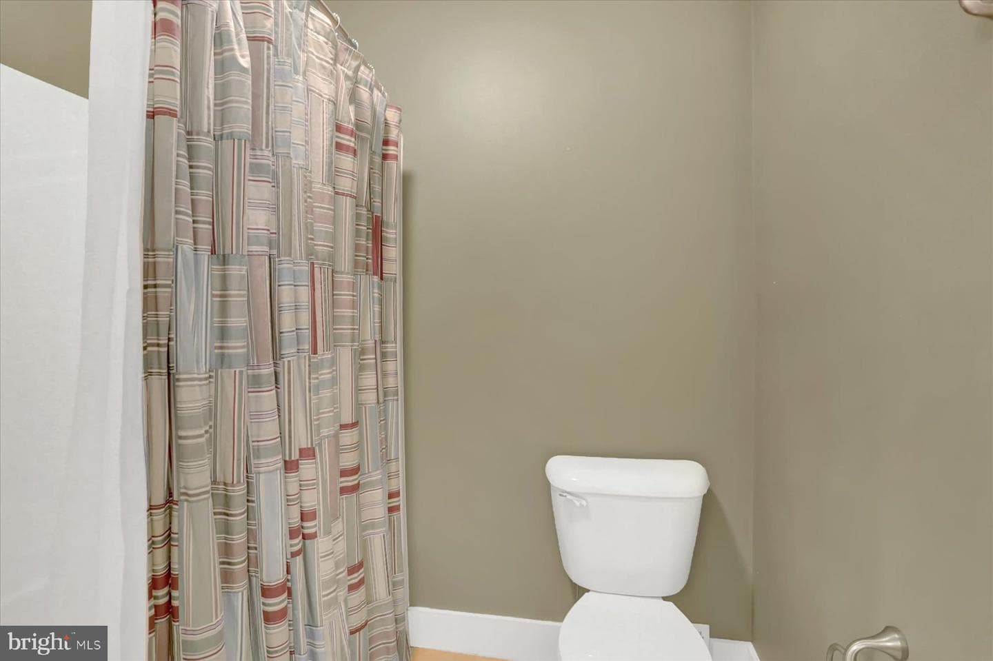 93 Franklin Court photo 35