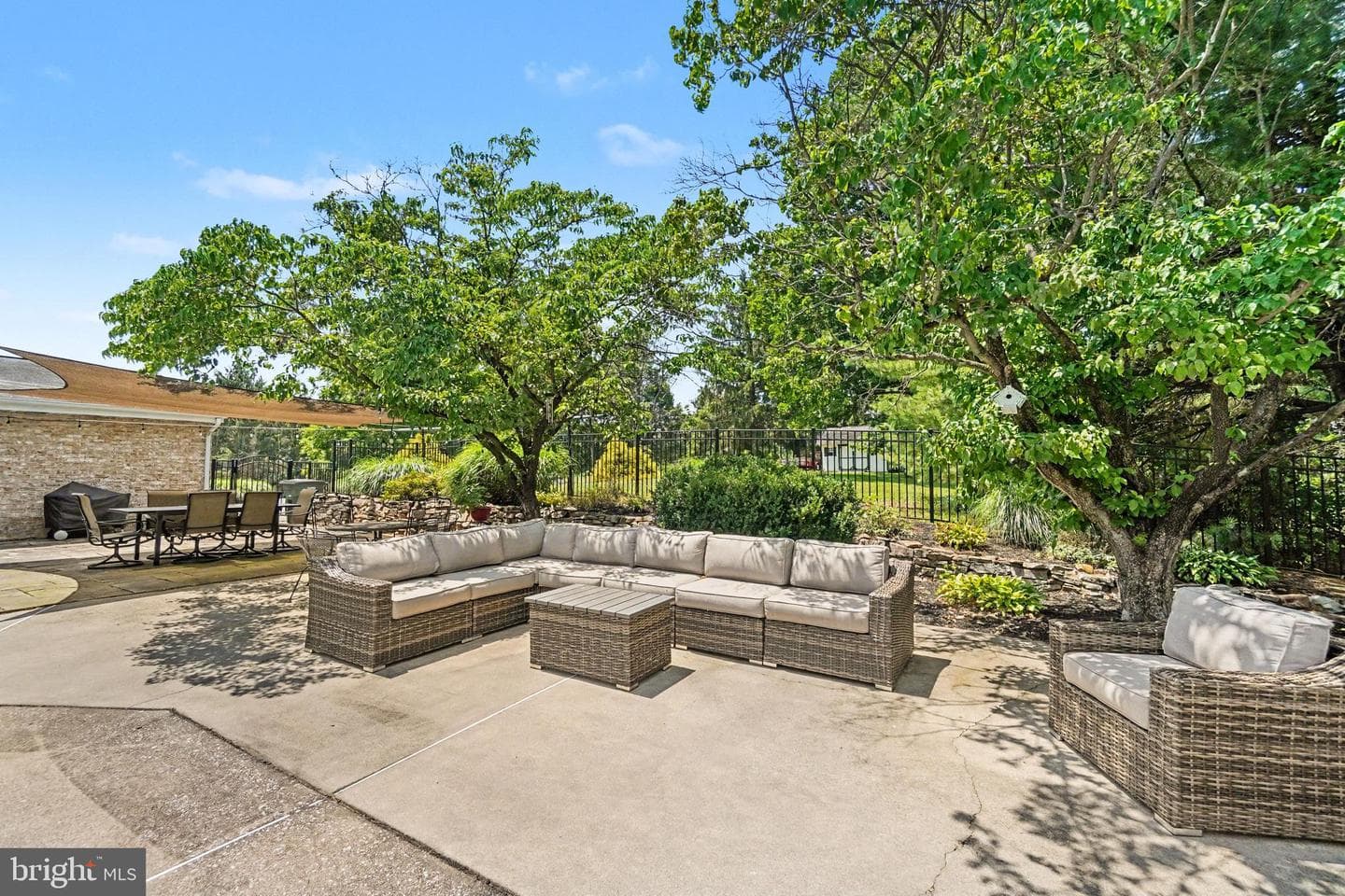 2525 Valley Road photo 34