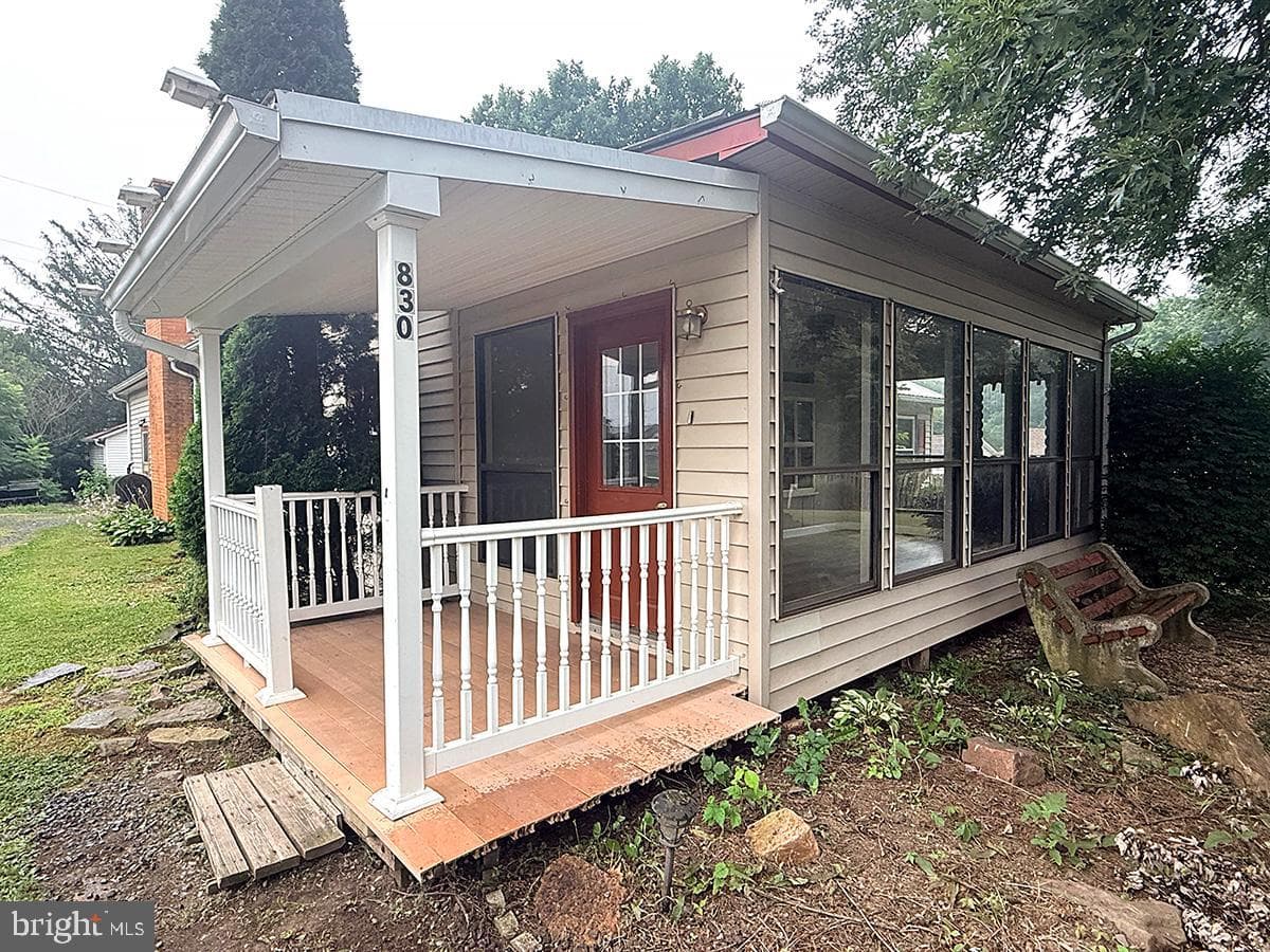 830 Freedom Street photo 3