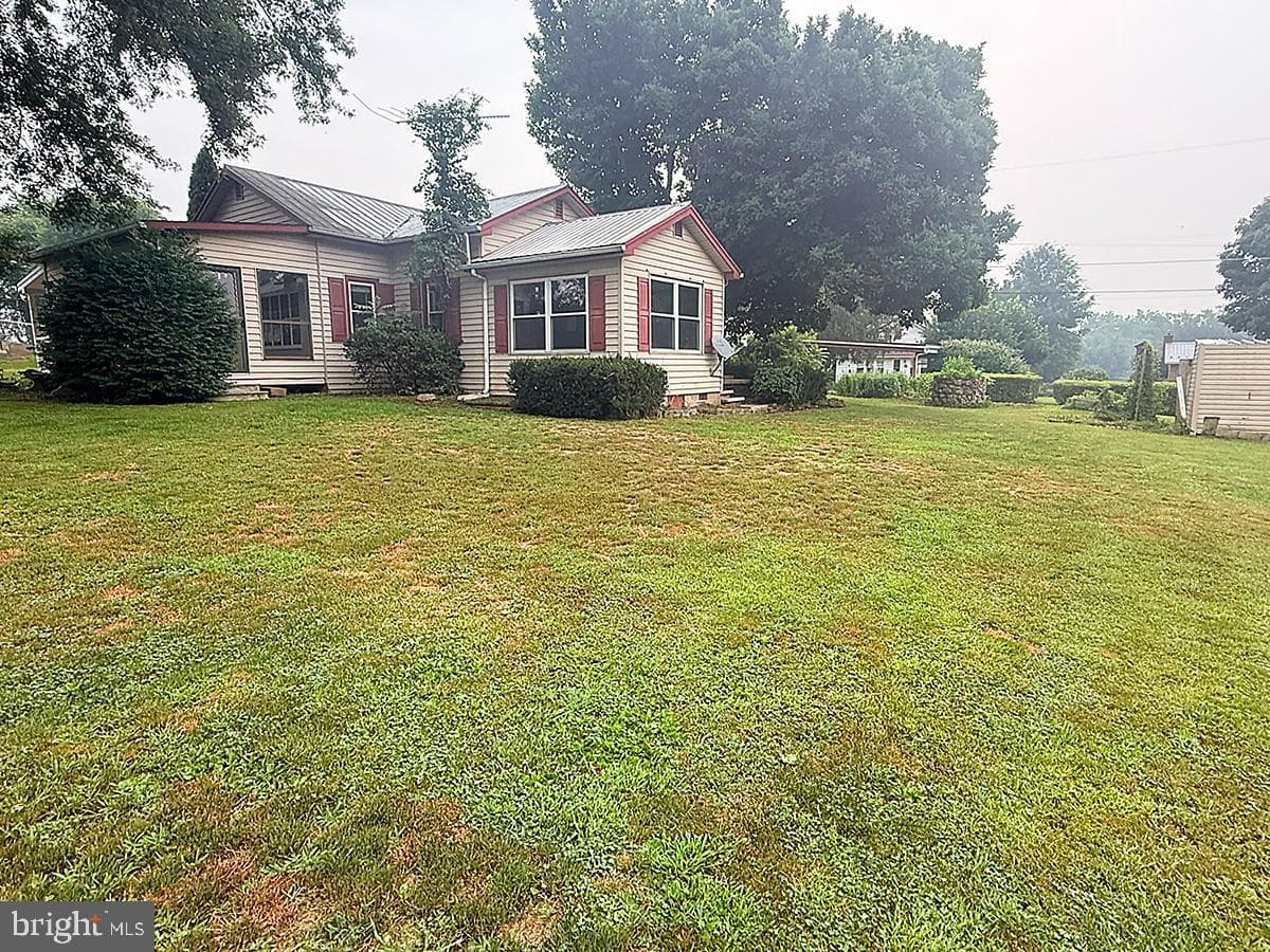 830 Freedom Street photo 4