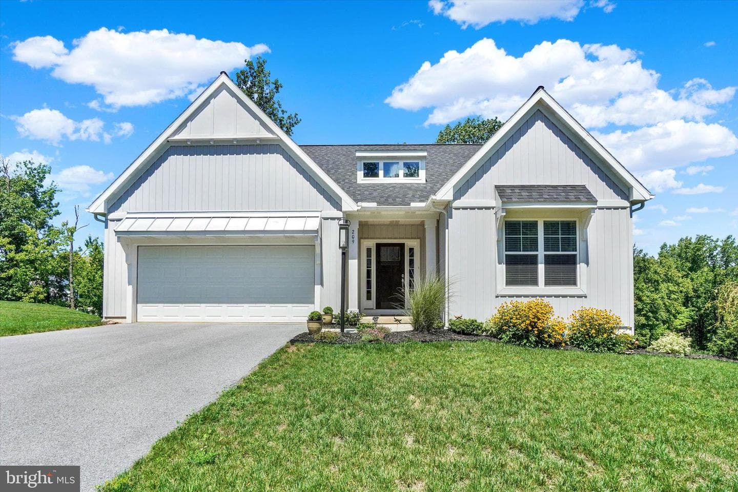 209 Rockville Boulevard photo 1