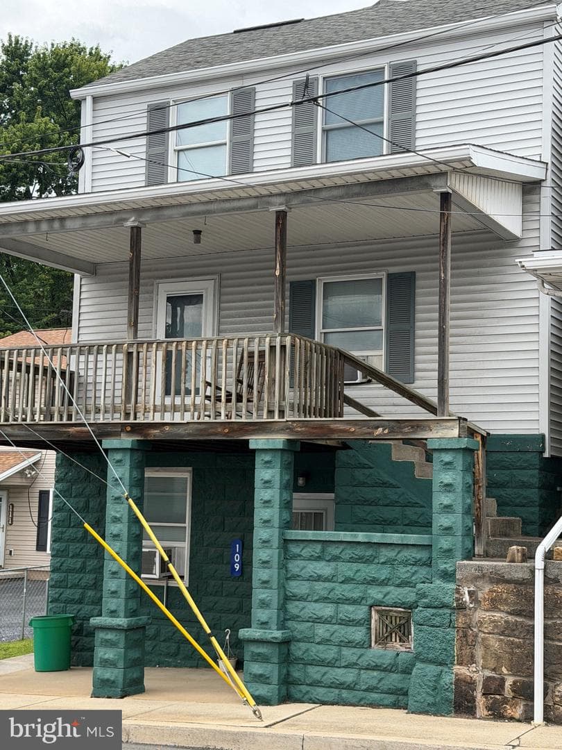 109 Valley Street photo 1