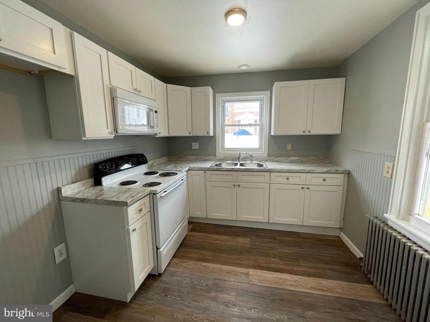 211 Parkway photo 7
